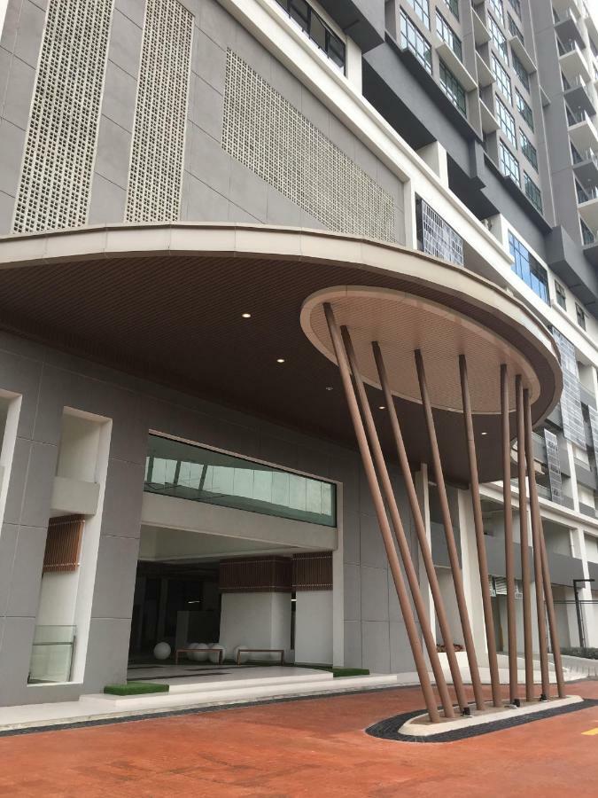 Ioi Conezion Iman'S Home With Pool View Unit Putrajaya Ngoại thất bức ảnh